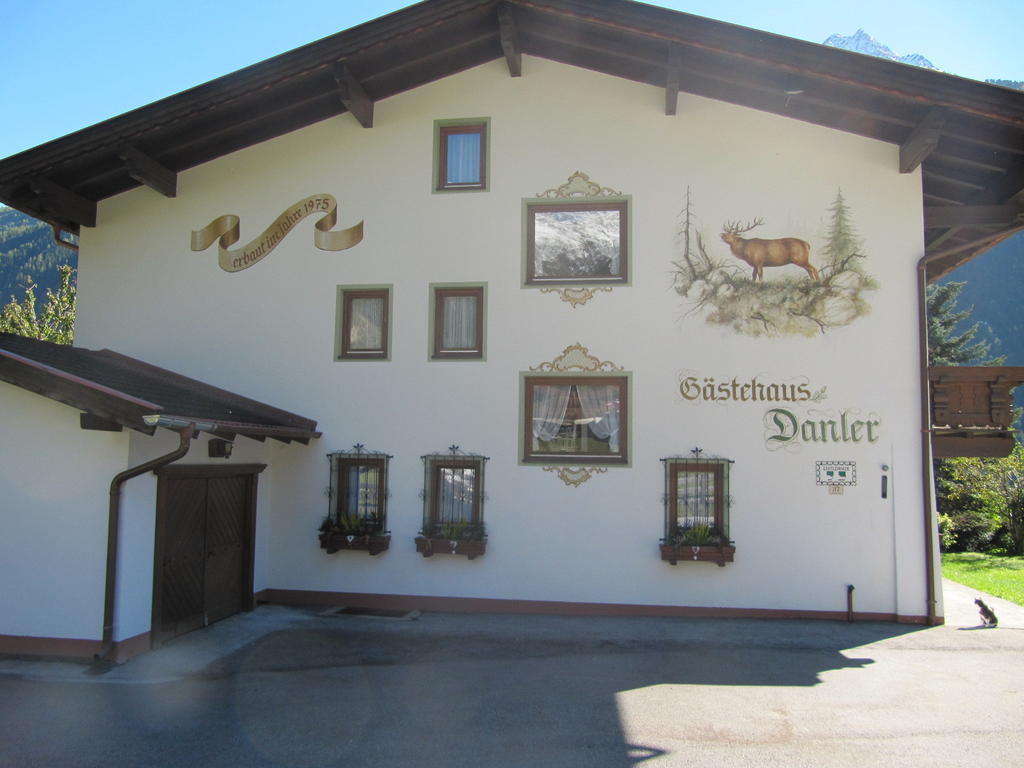 ניוסטיפט אים סטובאיטל Gaestehaus Danler מראה חיצוני תמונה